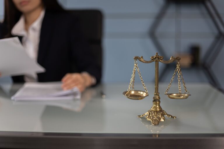 What Is a Commercial Litigator and Do You Need One?